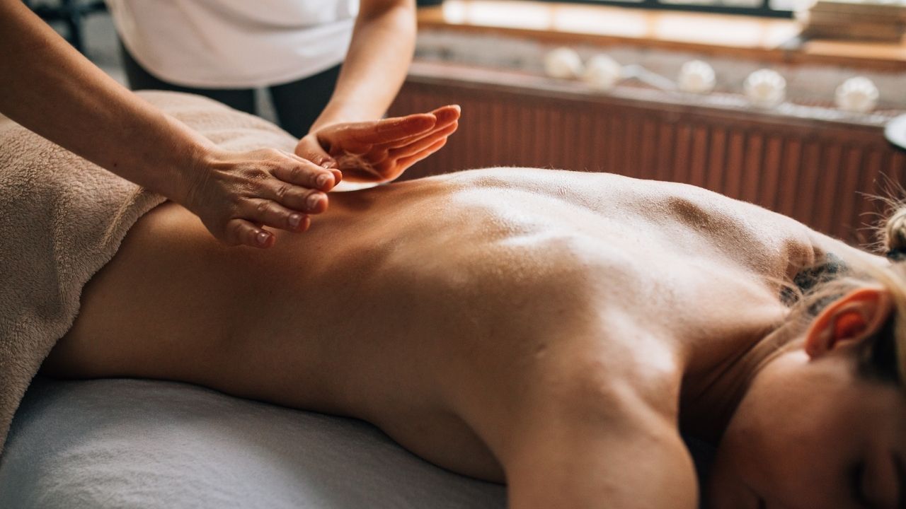 How to Give a Lower Back Massage to Ease Pain